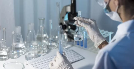 Scientist working in a Lap to create Toothpaste formula - Toothpastes.co.uk