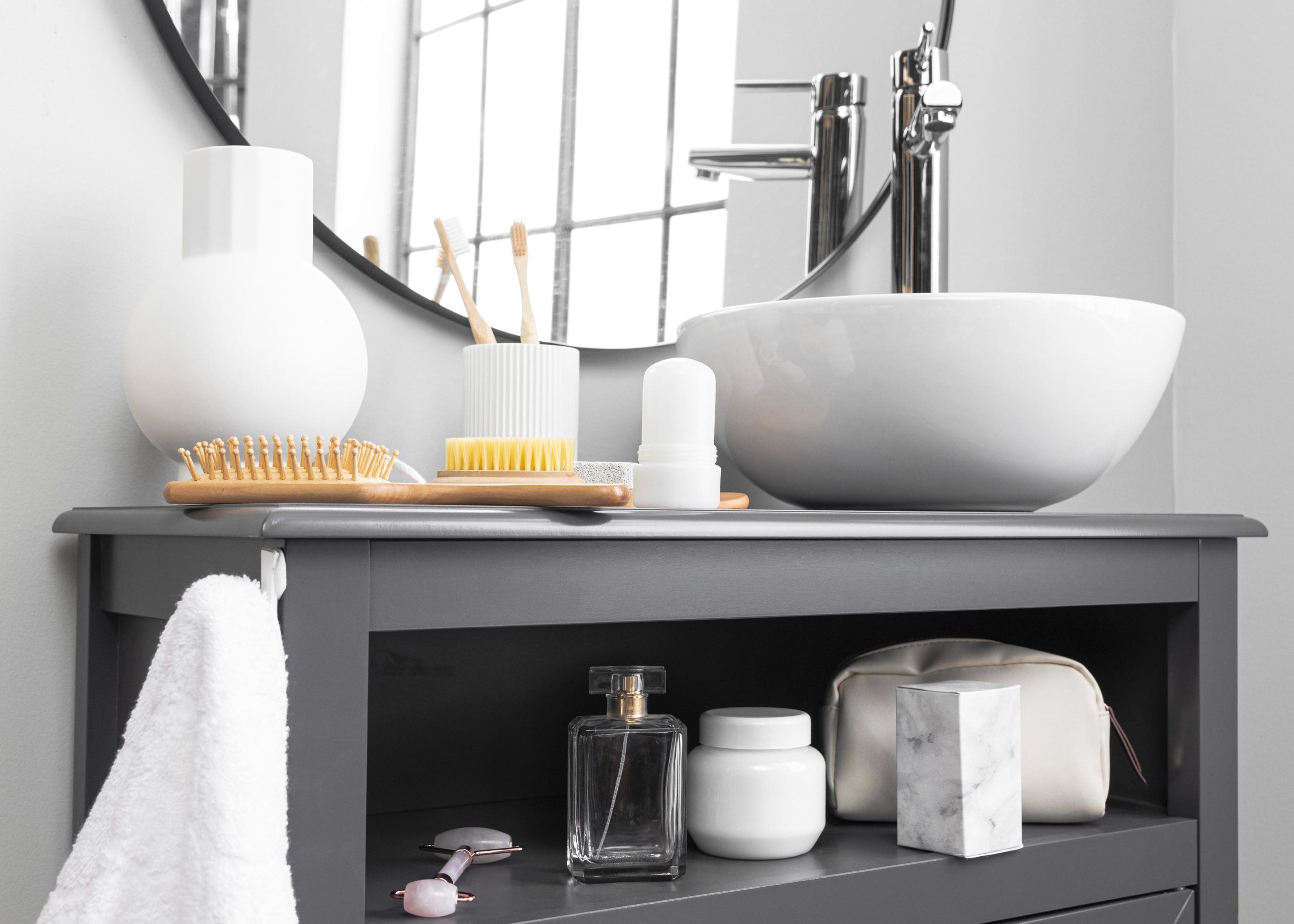 Toothpaste storage in Bathroom cabinet - Toothpastes.co.uk